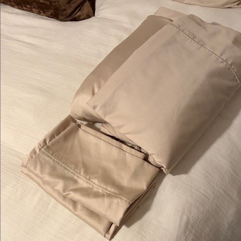 Lands End 100% cotton Neutral Beige King Sheet Set - Soft Satin Finish